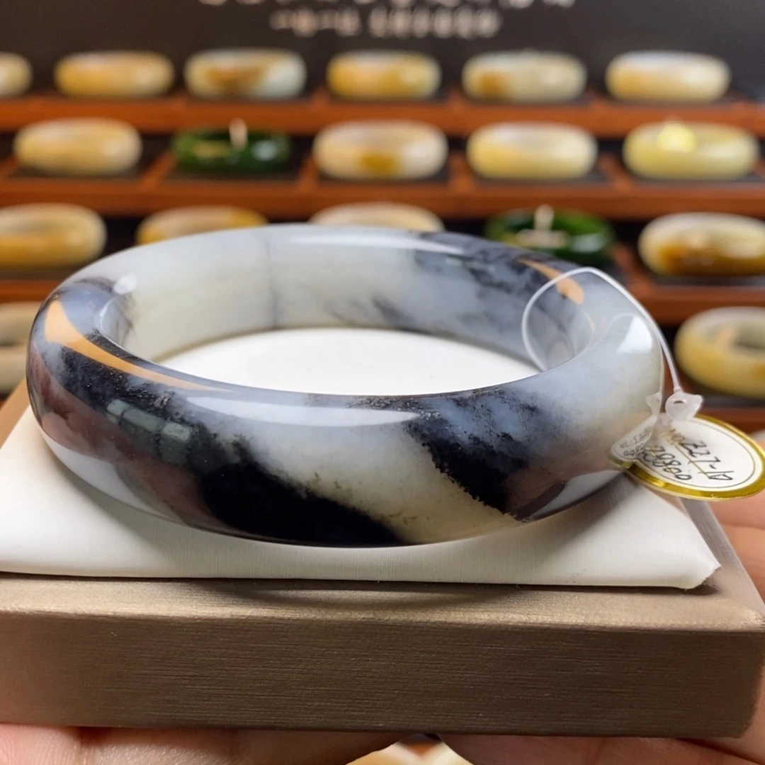 精品青花和田玉手镯