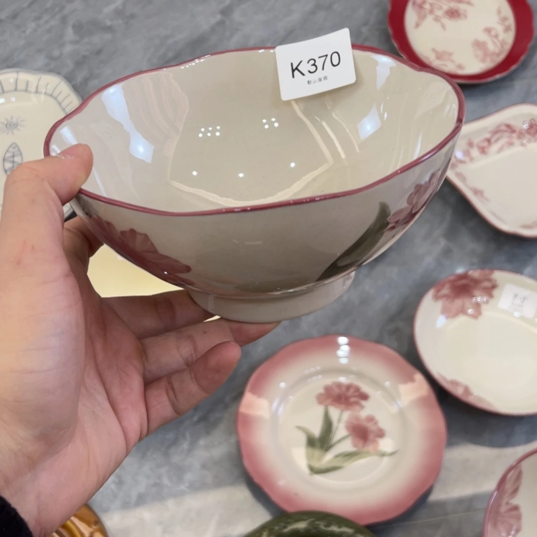 陶瓷微瑕餐具介意勿拍，满18飞！