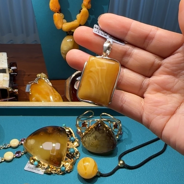 琥珀未镶嵌颈饰波兰设计款琥珀蜜蜡