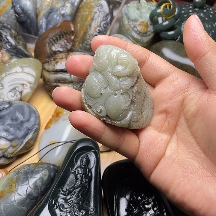 和田玉未镶嵌挂件