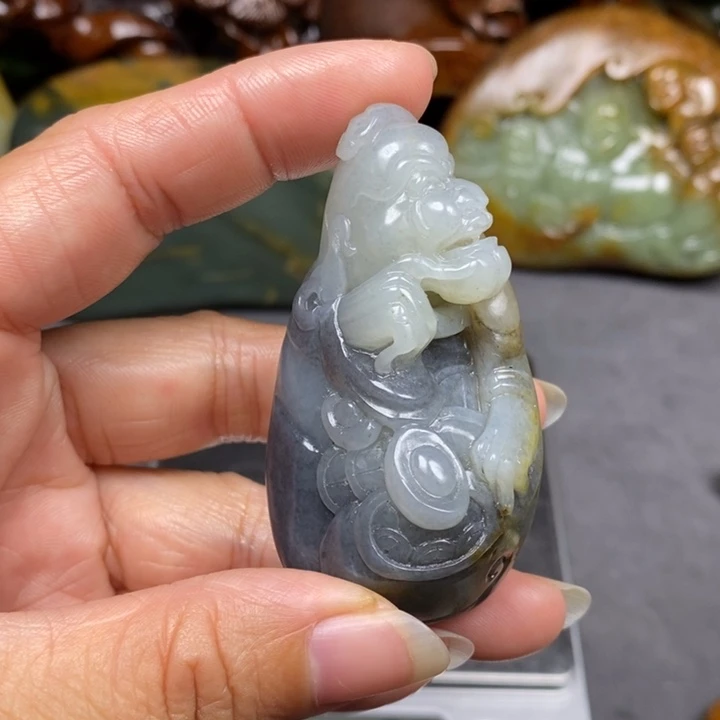 和田玉未镶嵌把件