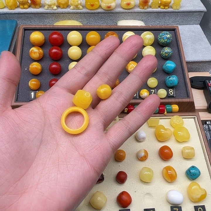 琥珀未镶嵌裸石鸡油黄单珠