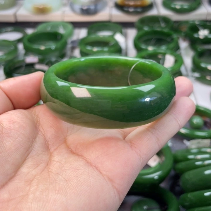 和田玉（碧玉）手镯未镶嵌