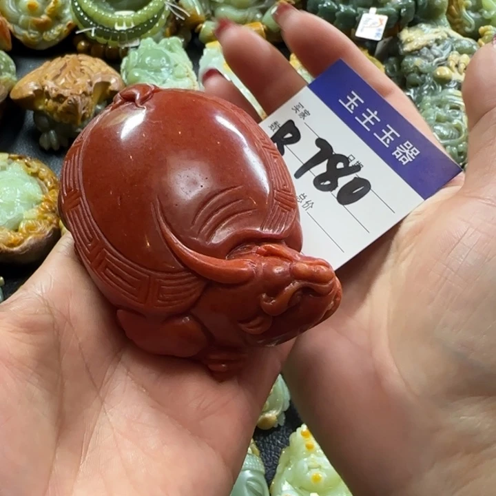透闪石质玉手把未镶嵌喝**鱼