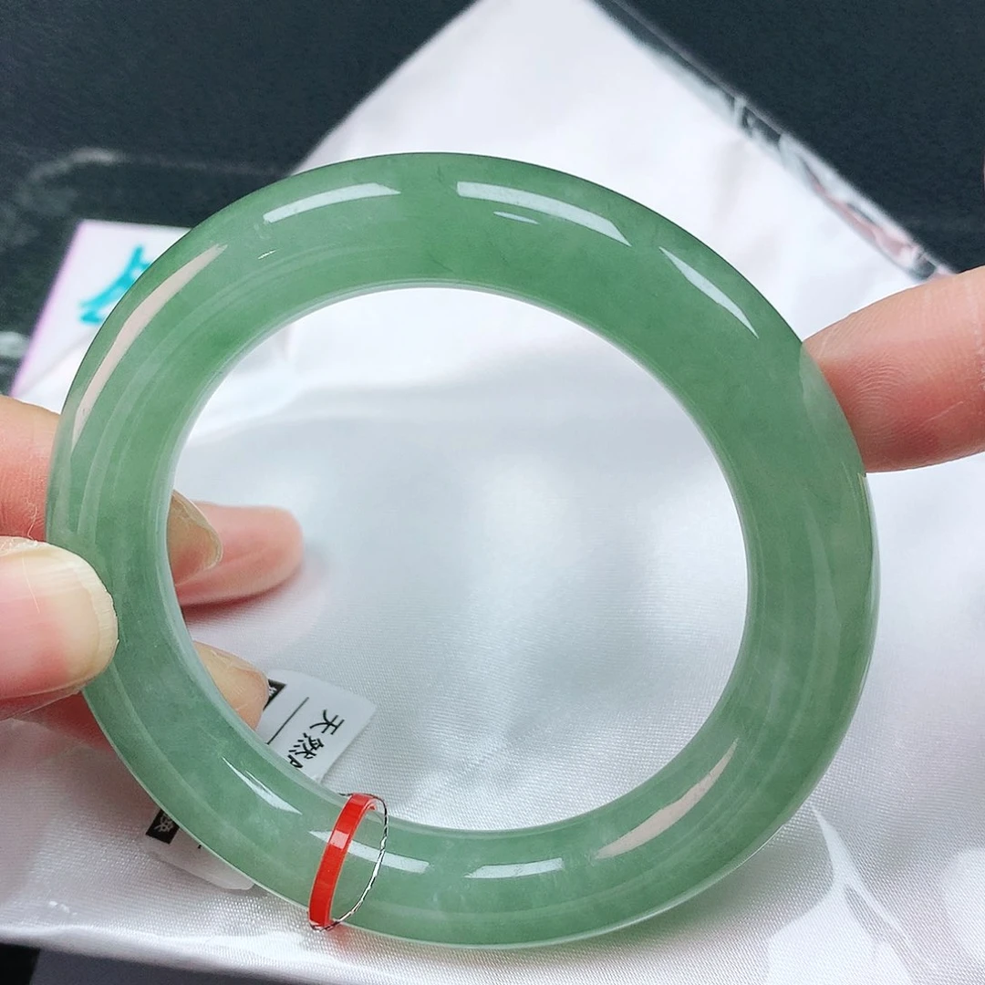 翡翠手镯未镶嵌53胖