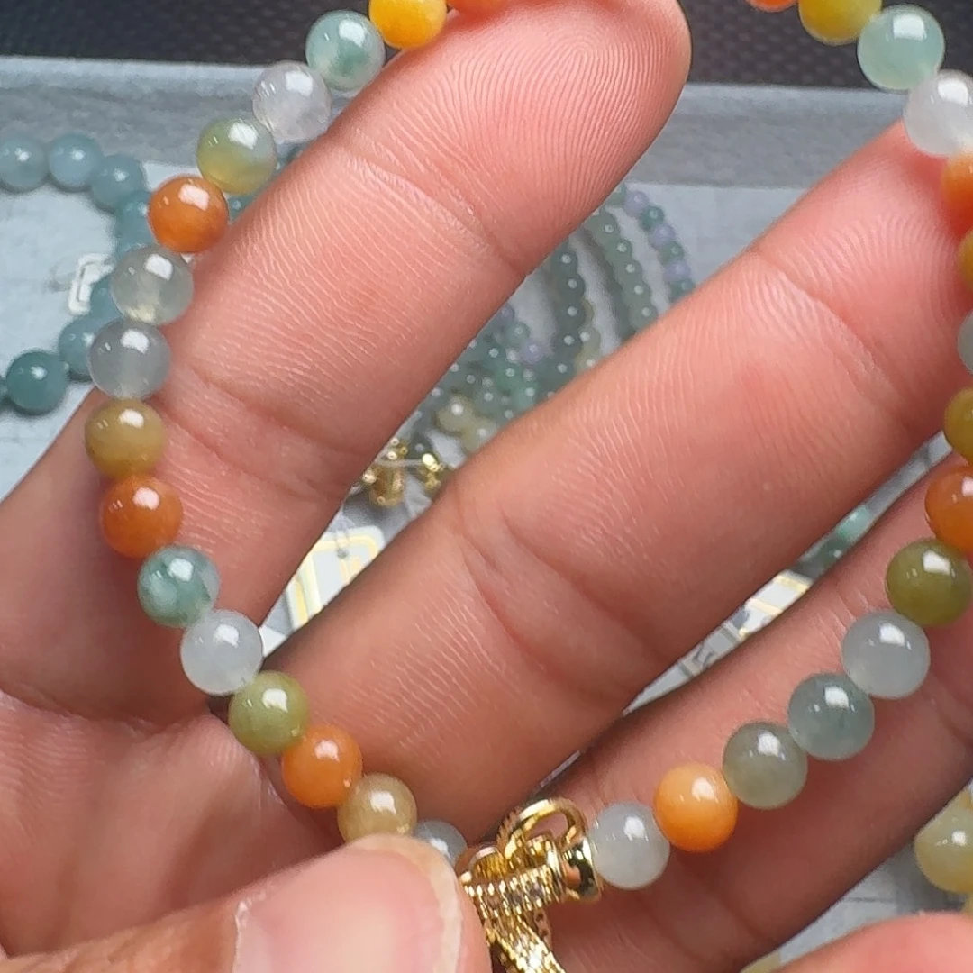 定制翡翠未镶嵌手串