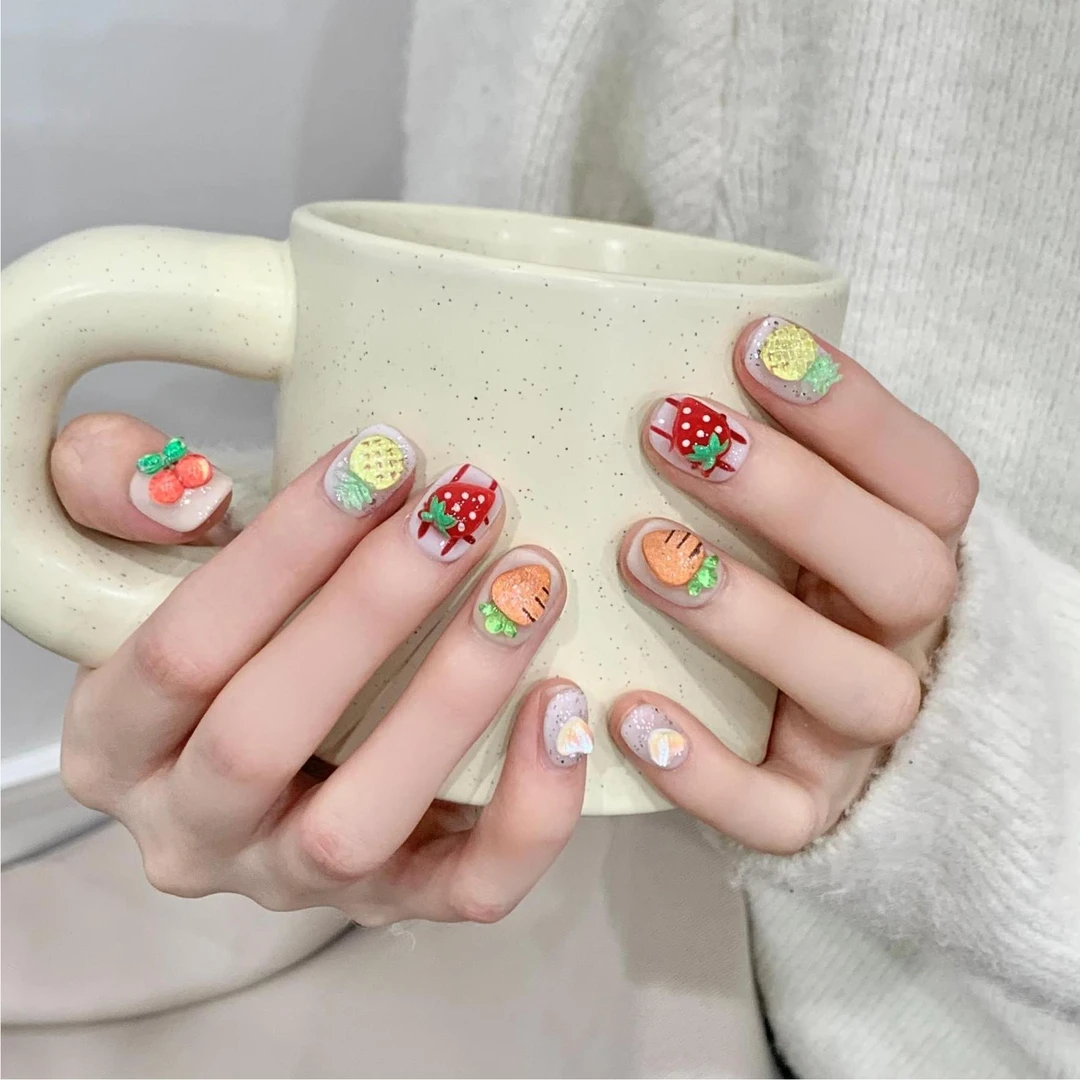 纯手工原创穿戴甲童趣多巴胺甜品屋甜甜圈粉手绘涂鸦短方圆美甲贴