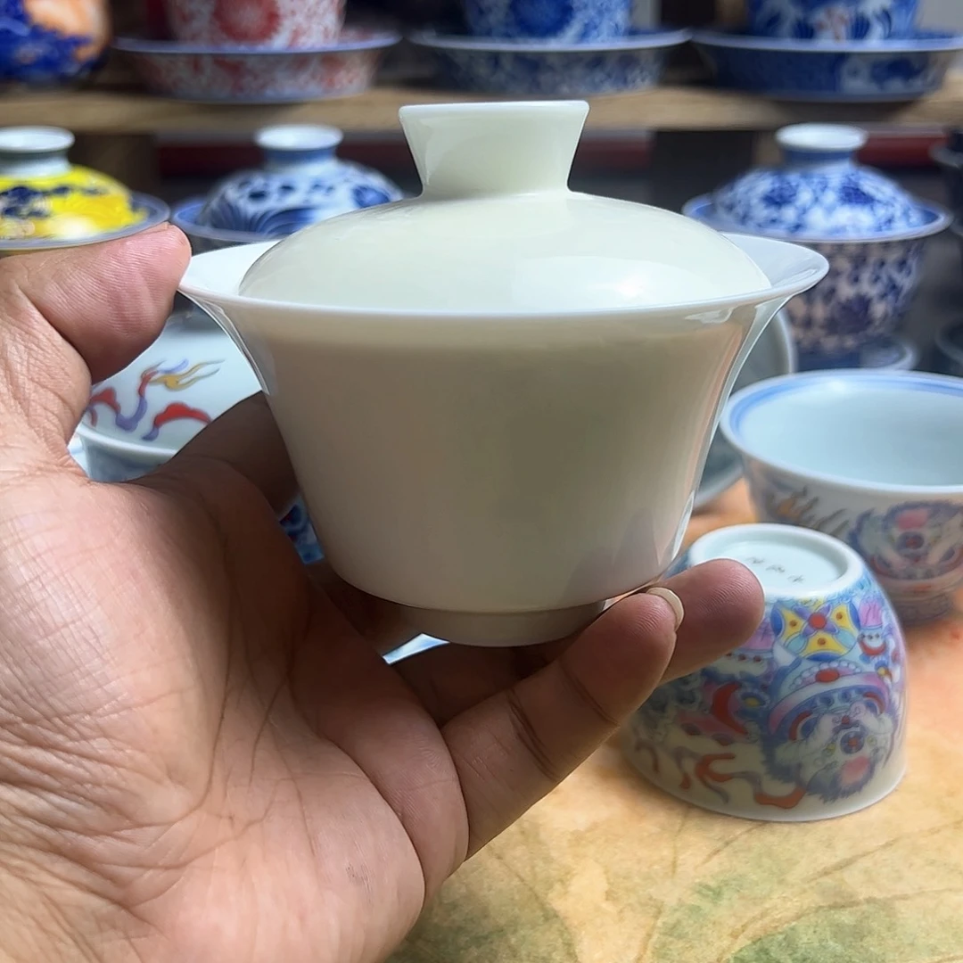 微瑕手工米色素胎盖碗