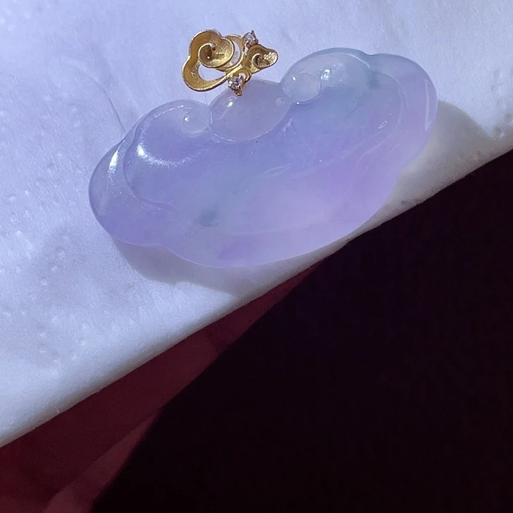 翡翠18K金镶嵌颈饰翡翠