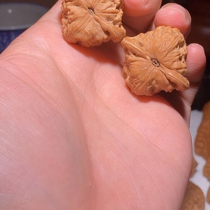 文玩核桃手把件白蛇谷