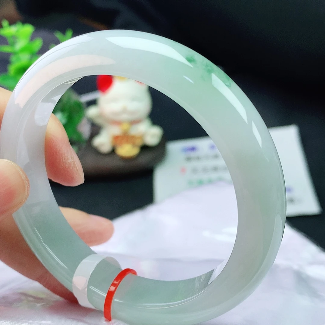 翡翠手镯未镶嵌60胖