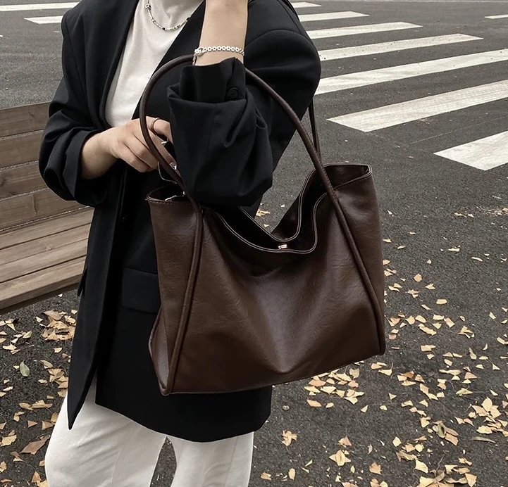 秋冬新款气质通勤托特包女2025新款超火大容量单肩包腋下大包