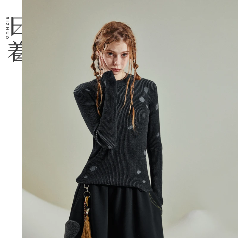 日着趣雪怪羊毛小高领针织衫女2025新款冬季坑条打底上衣RD8187M0