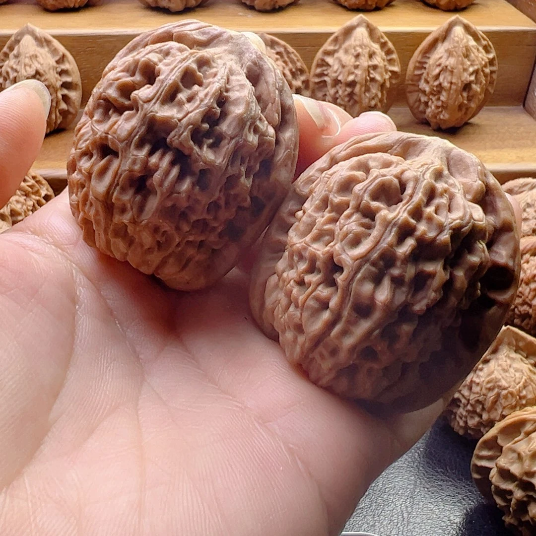 西****核桃莲花手把件38