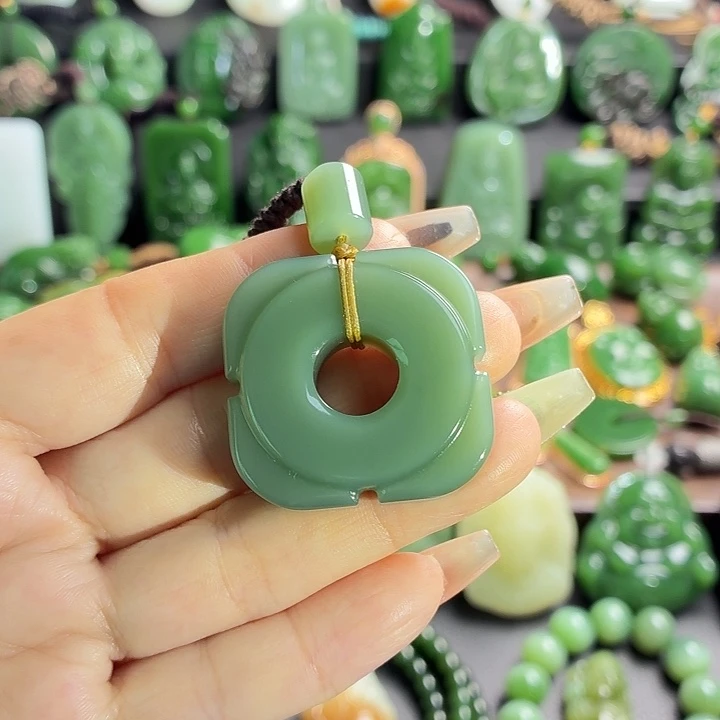 恭***财和田玉未镶嵌挂件