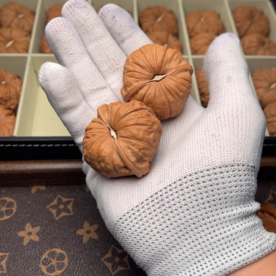 启***星6666南瓜墩 文玩核桃 46启哥