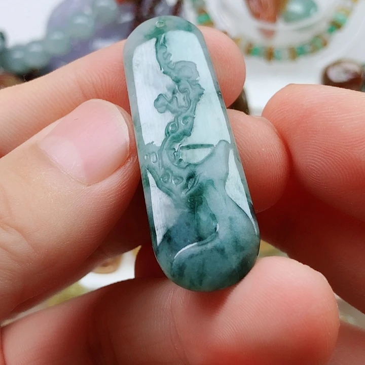 翡翠未镶嵌颈饰翡翠