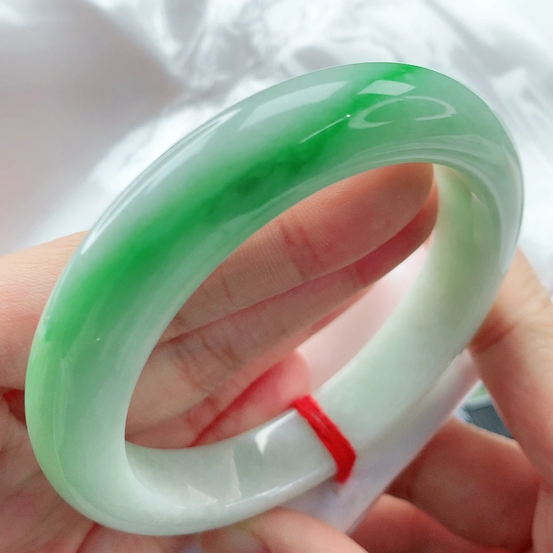 翡翠手镯未镶嵌，531