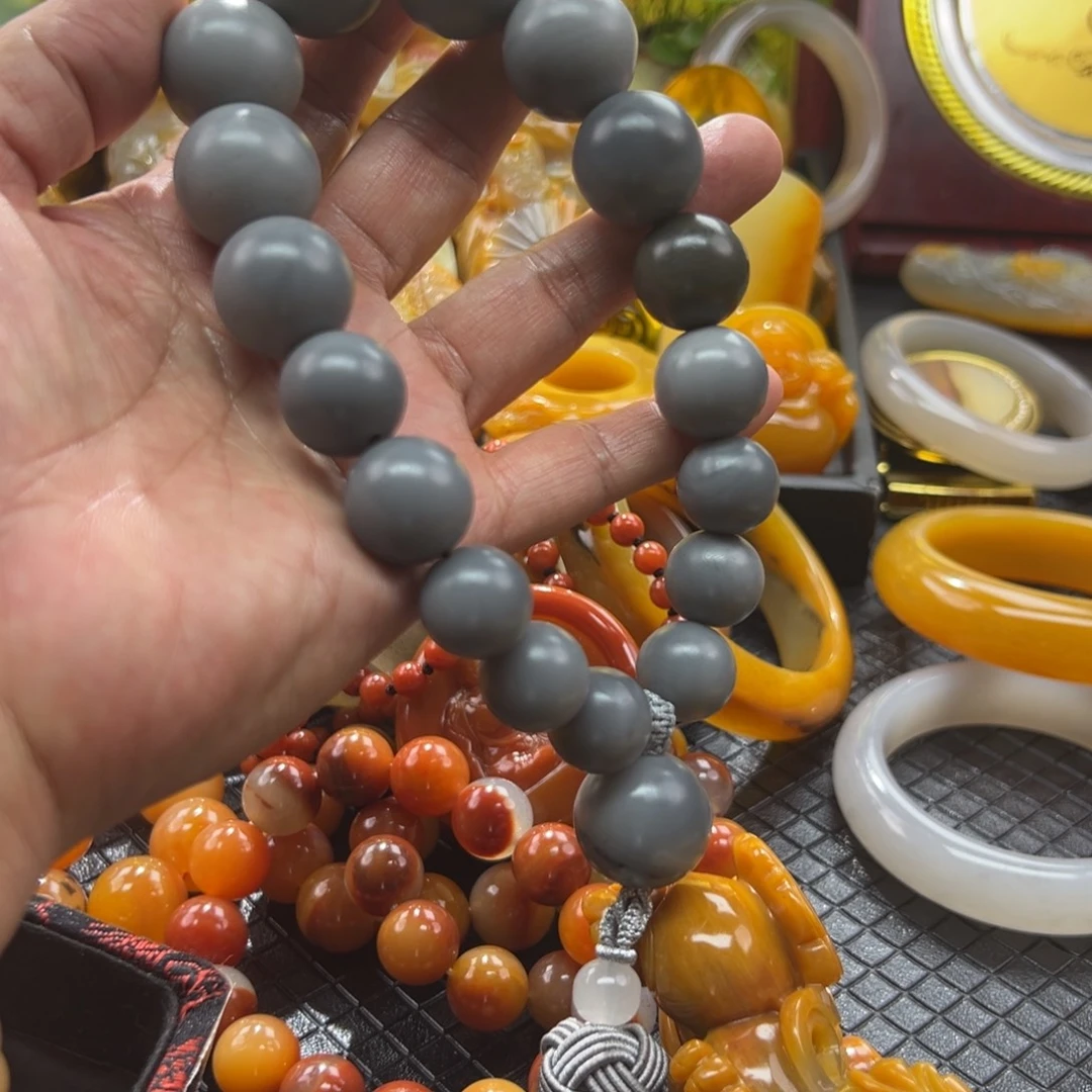 石英质玉未镶嵌颈饰