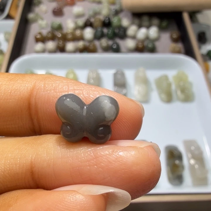 和田玉未镶嵌珠宝奇石