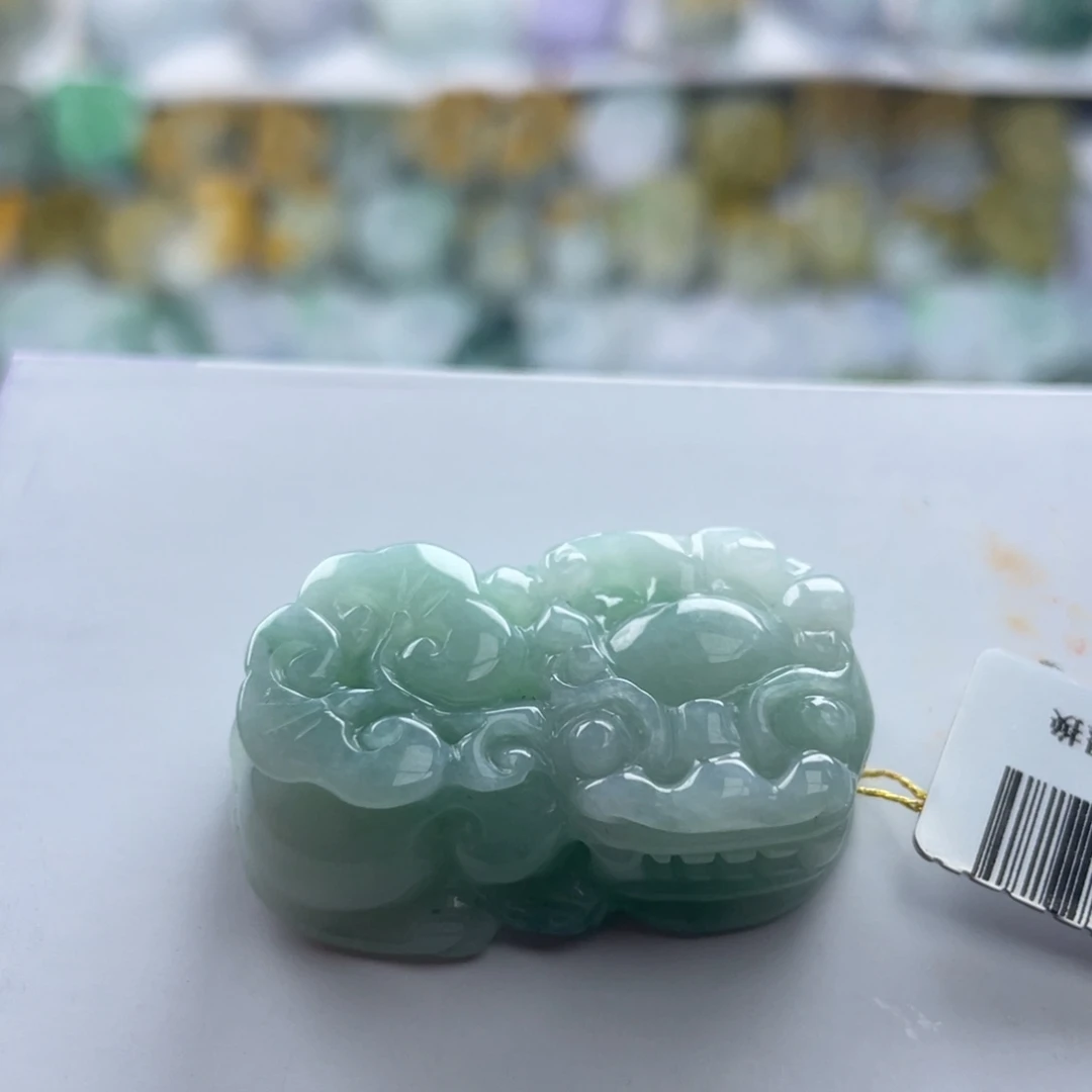 翡翠未镶嵌颈饰貔貅