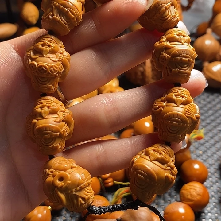 吊坠橄榄核天****租站立财神