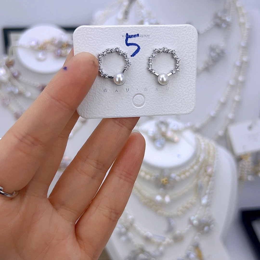 淡水珍珠耳饰未镶嵌