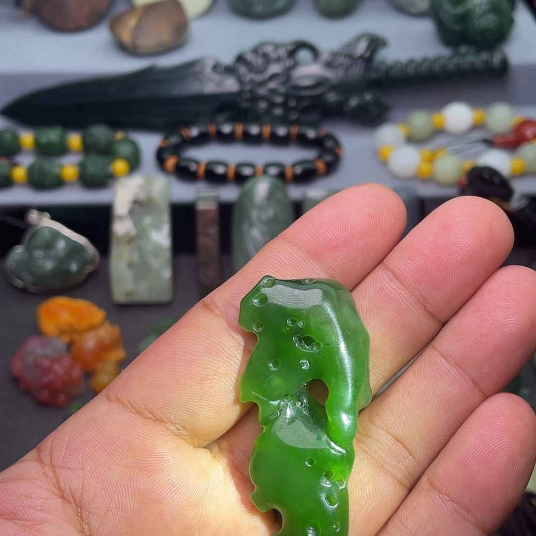 和田玉未镶嵌颈饰