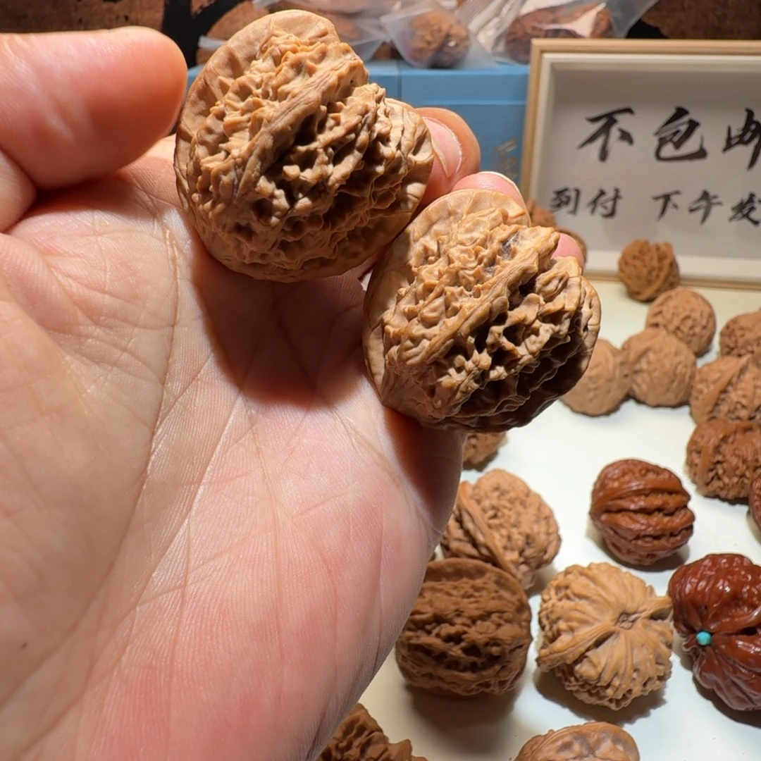 ****A文玩核桃吊坠燕山