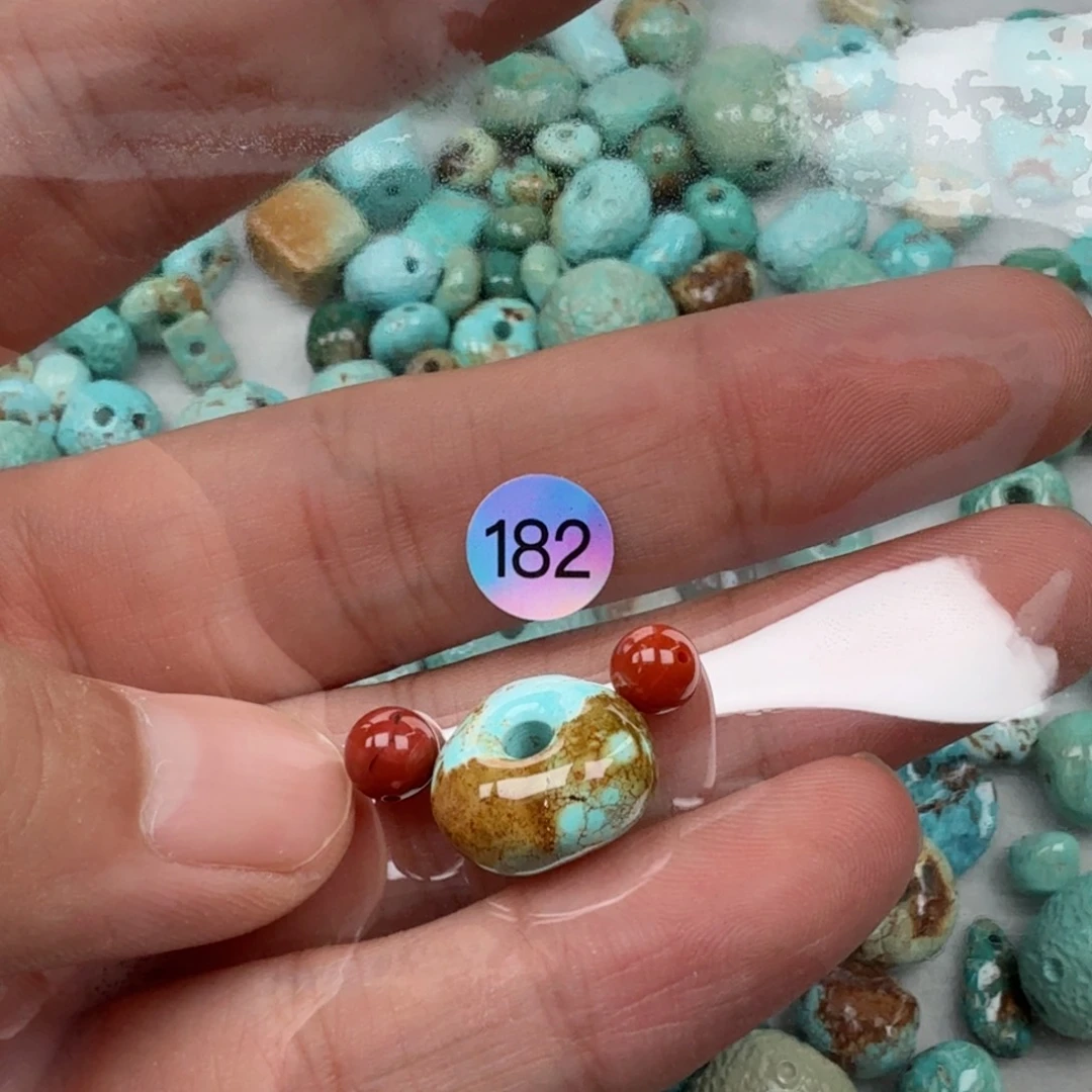 南红玛瑙未镶嵌珠宝奇石