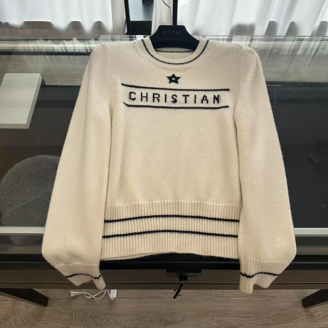 经典字母刺绣针织长袖（泡泡袖）