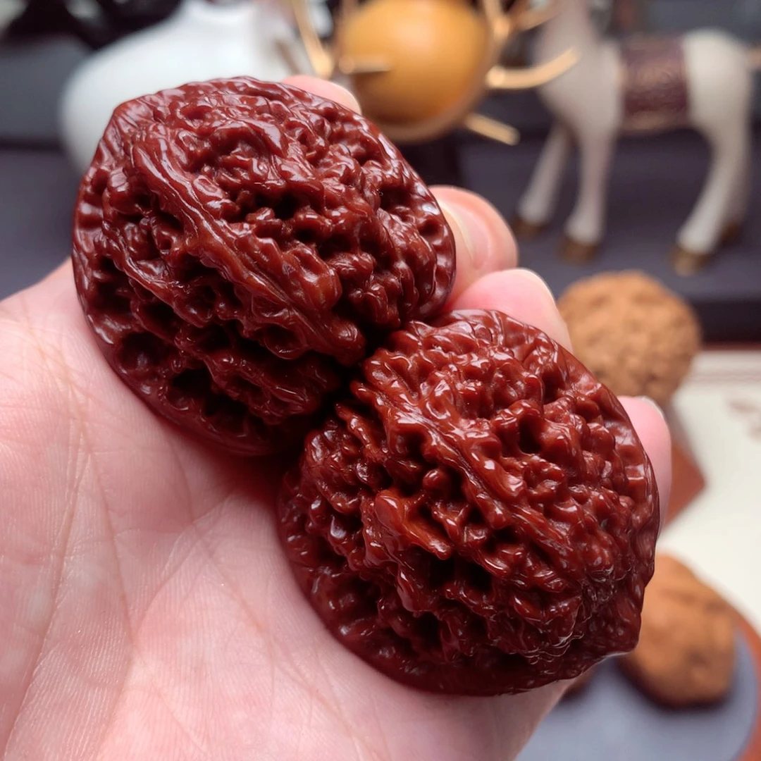 文玩核桃把件?****?满天星红，镶嵌高瓷  1号