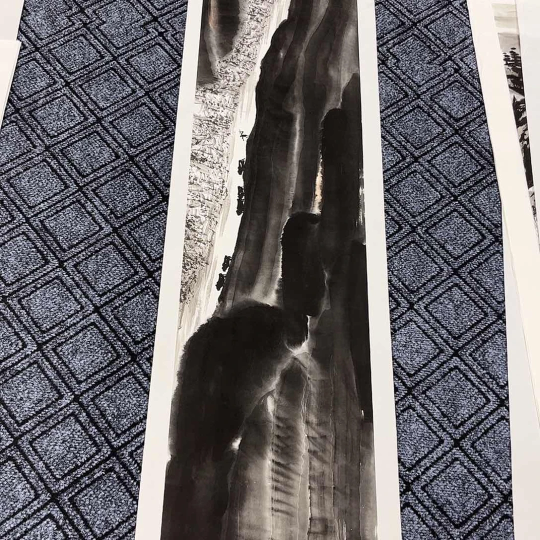 小***啊国画贾永思老师六尺条山水作品旭