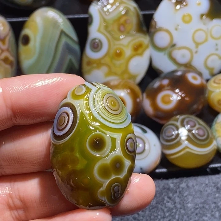 玛瑙/玉髓未镶嵌珠宝半成品99