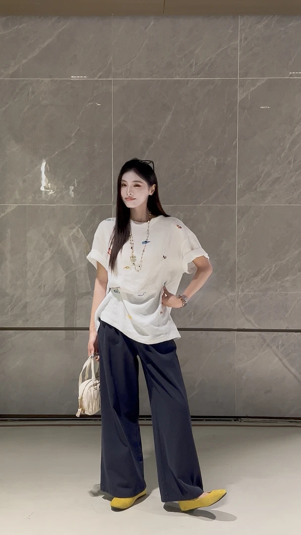 青春活力刺绣圆领时尚短袖百搭宽松型T恤设计感夏装2579#