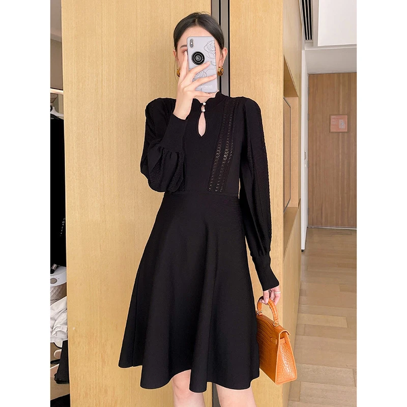 2025春秋新款气质御姐风打底毛衣裙子修身显瘦黑色镂空针织连衣裙