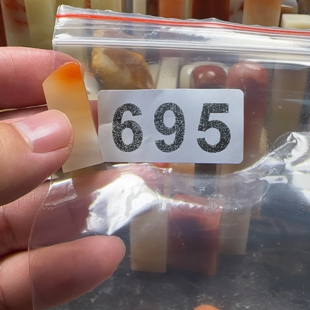 薛****老挝石老挝