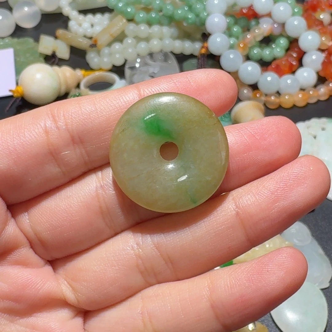 九***翅翡翠未镶嵌颈饰1111