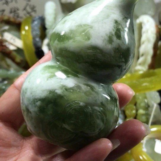 岫玉未镶嵌手把葫芦