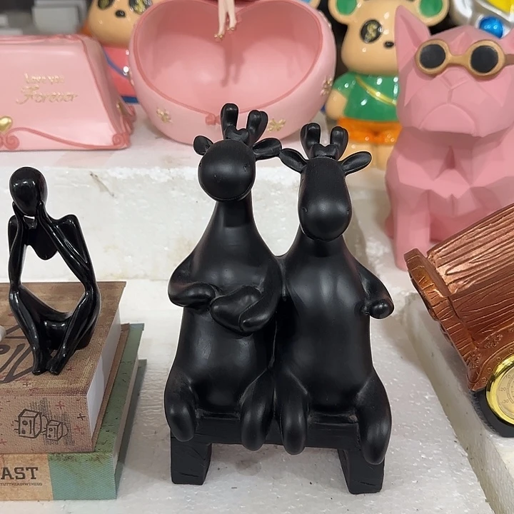 树脂凳子情侣摆件
