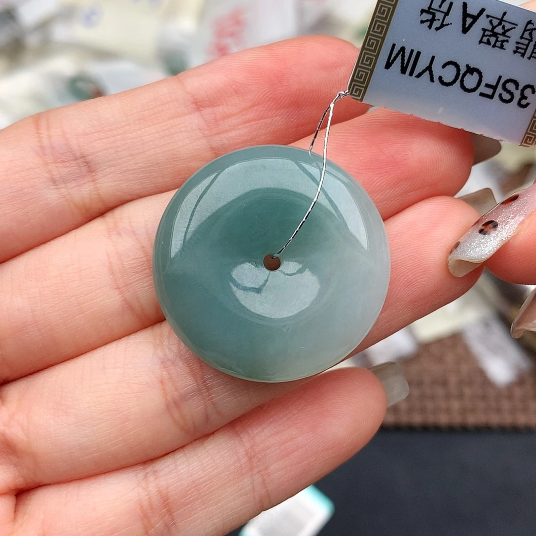 翡翠未镶嵌挂件…..