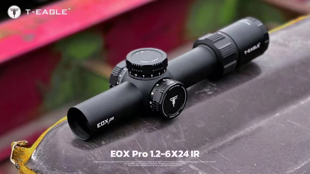 高清抗震防水带红绿灯大视野变倍光学望远镜瞄准镜