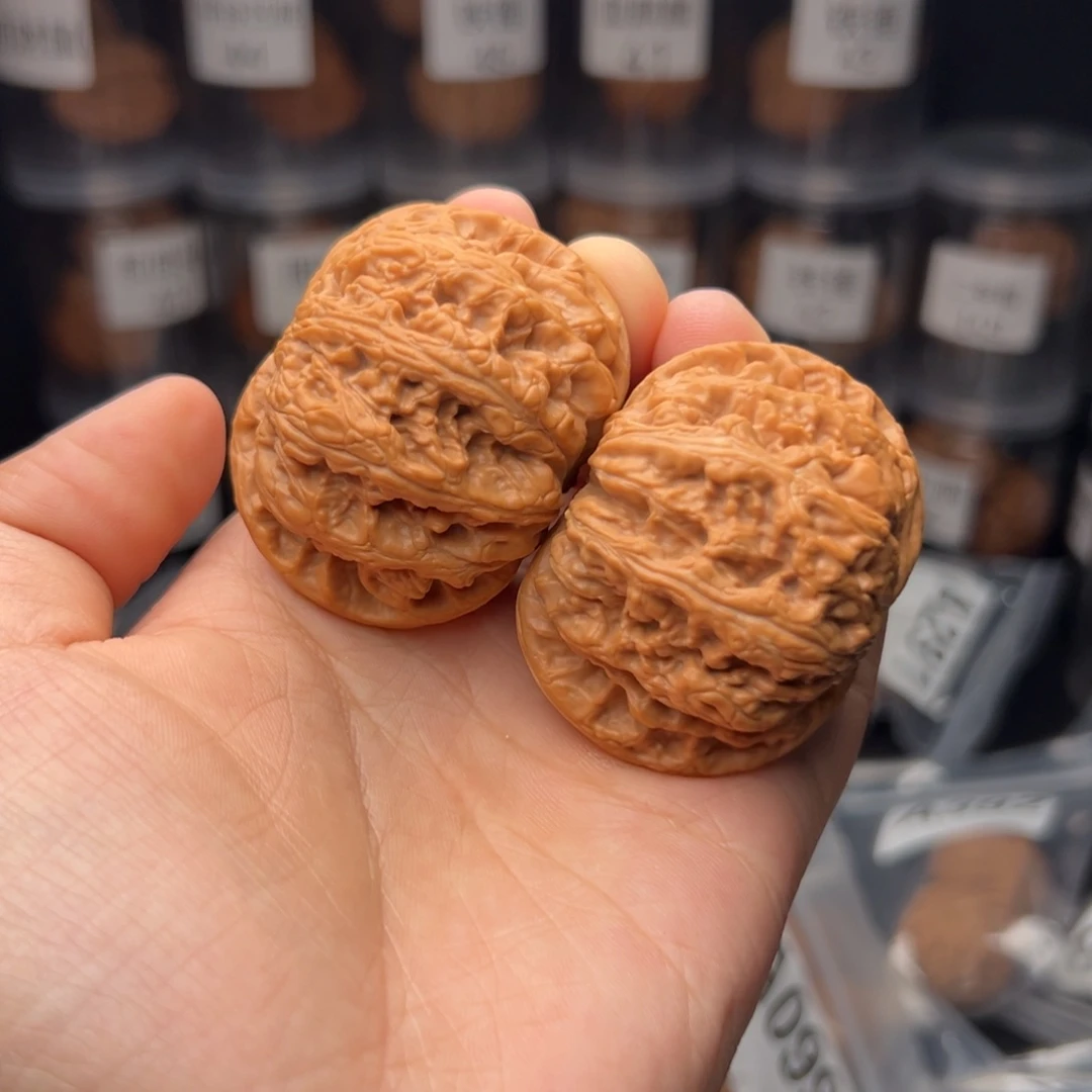 文玩核桃吊坠海*大粗筋