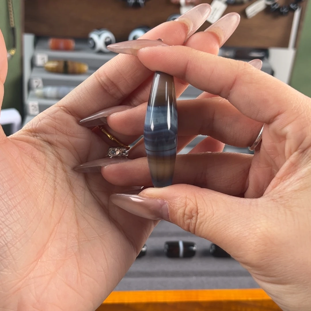 小***万玛瑙/玉髓合金珠宝奇石