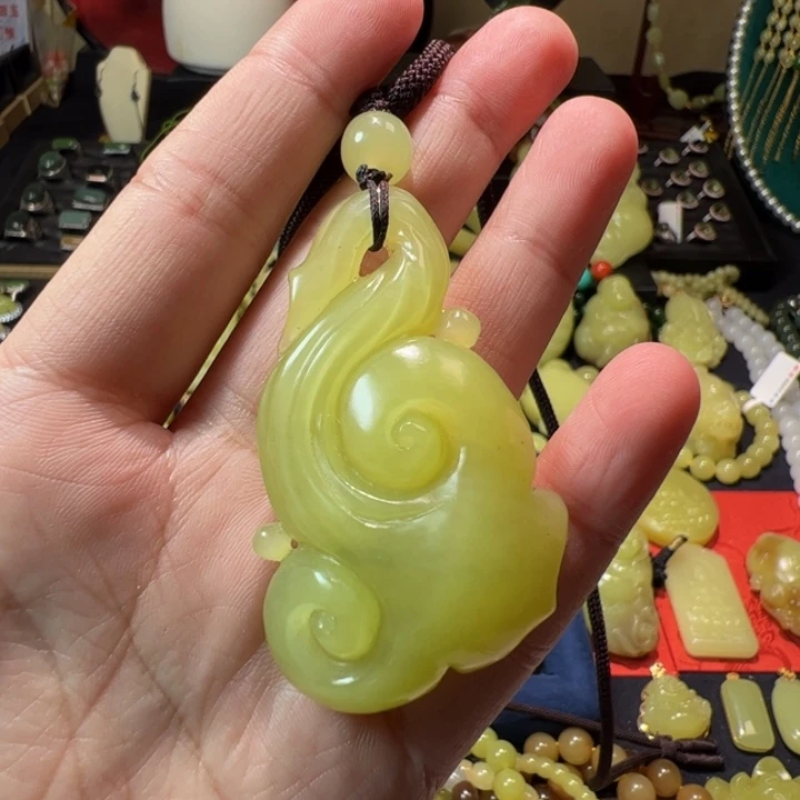 和田玉（黄玉）颈饰未镶嵌