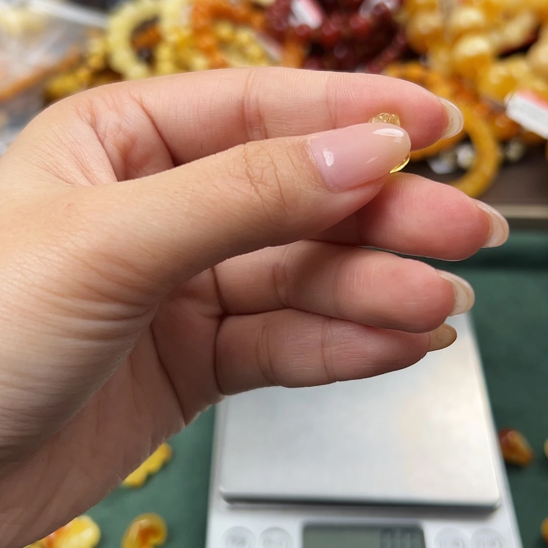 琥珀未镶嵌珠宝奇石