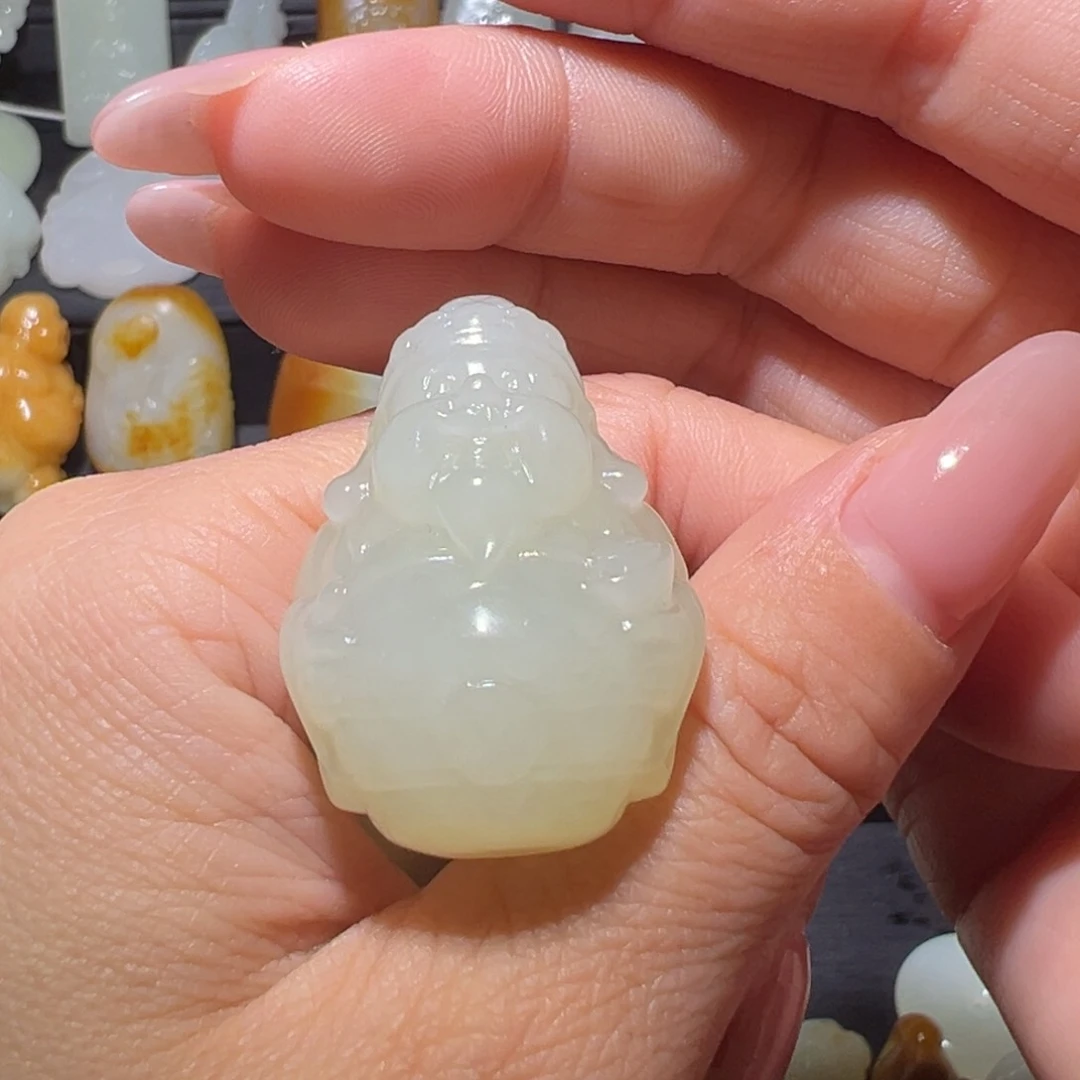 颈饰未镶嵌和田玉美*