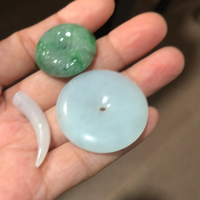 A货翡翠玉，平安扣