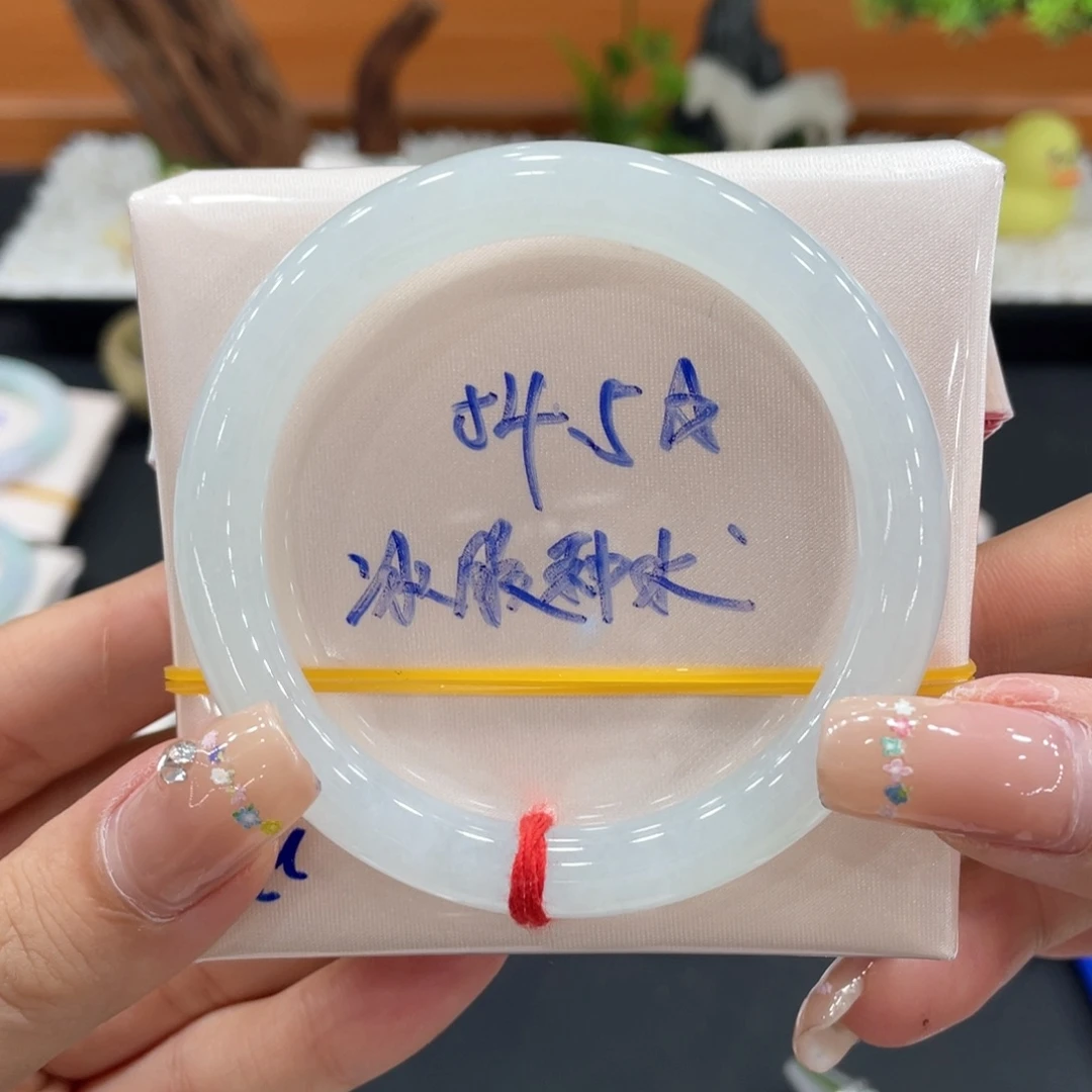 翡翠未镶嵌手镯(圆镯)天然缅甸翡翠A货手镯 66