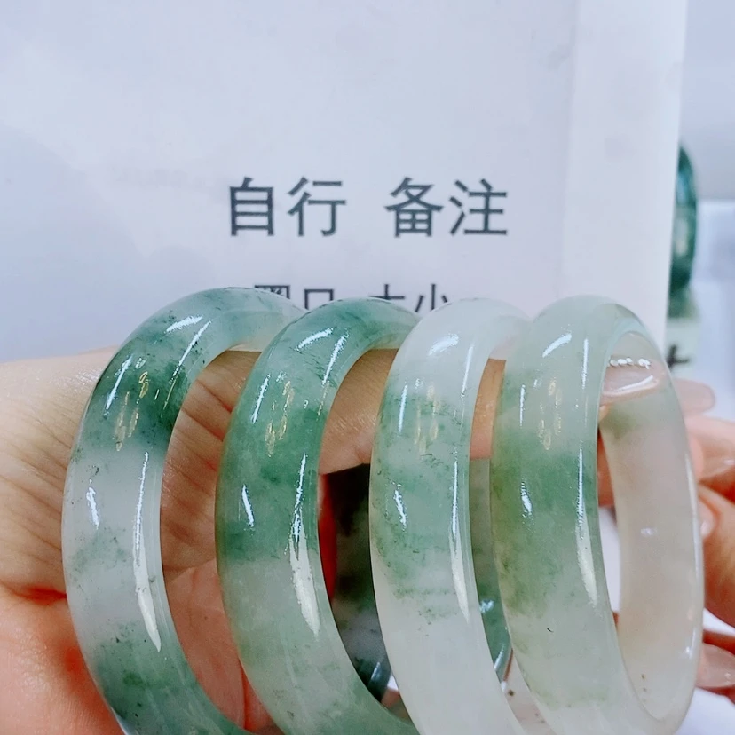 【闪购商品】石英质玉手镯未镶嵌T